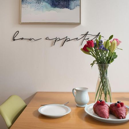 Apres Beach Apartment Sleeps 4 Penzance Exteriér fotografie