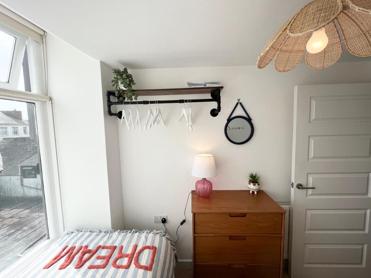 Apres Beach Apartment Sleeps 4 Penzance Exteriér fotografie