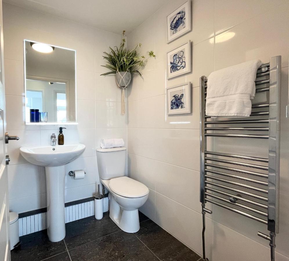 Apres Beach Apartment Sleeps 4 Penzance Exteriér fotografie