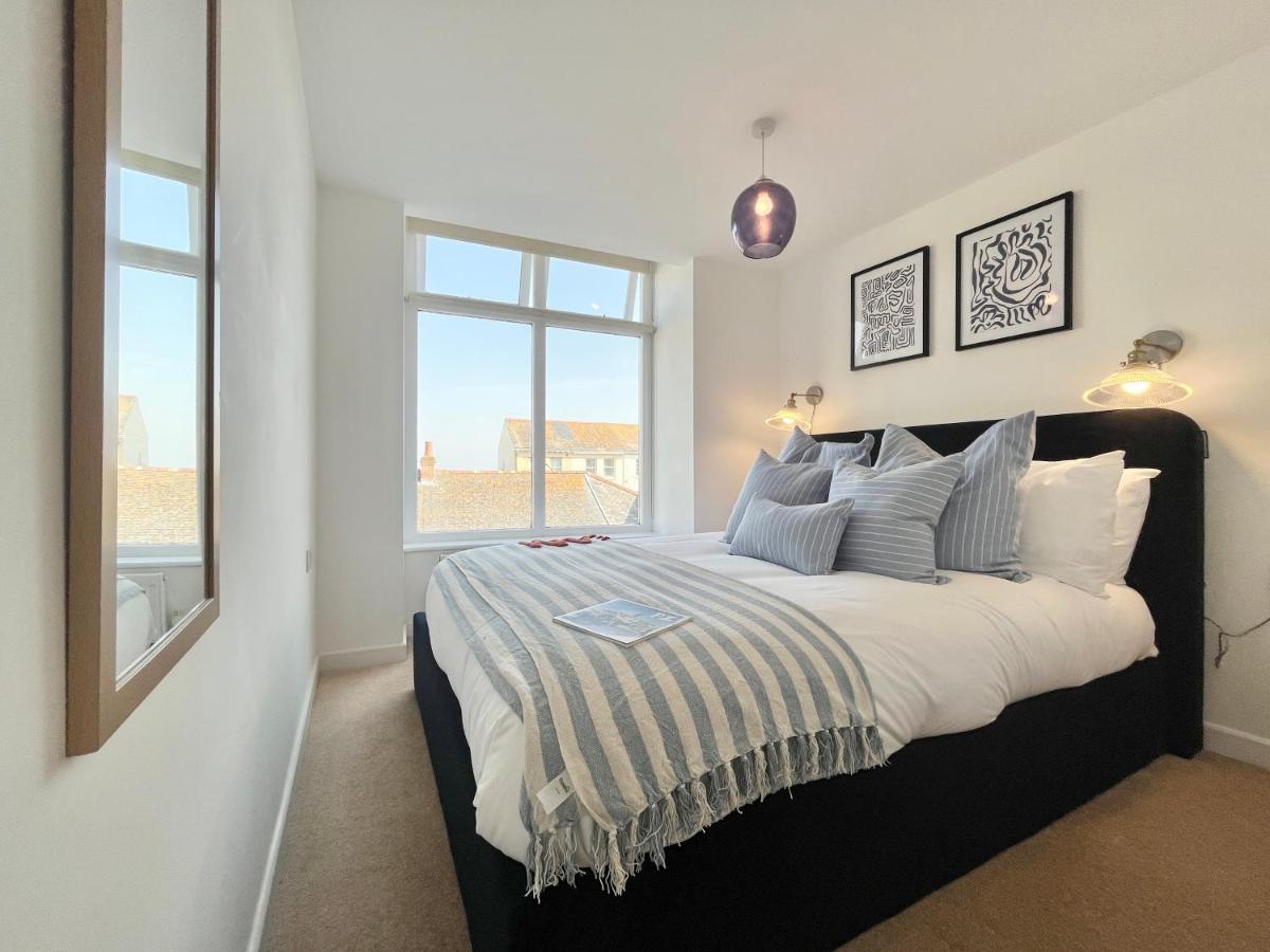 Apres Beach Apartment Sleeps 4 Penzance Exteriér fotografie