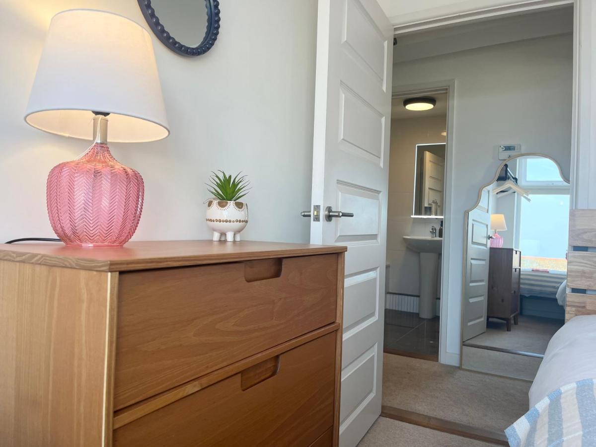 Apres Beach Apartment Sleeps 4 Penzance Exteriér fotografie