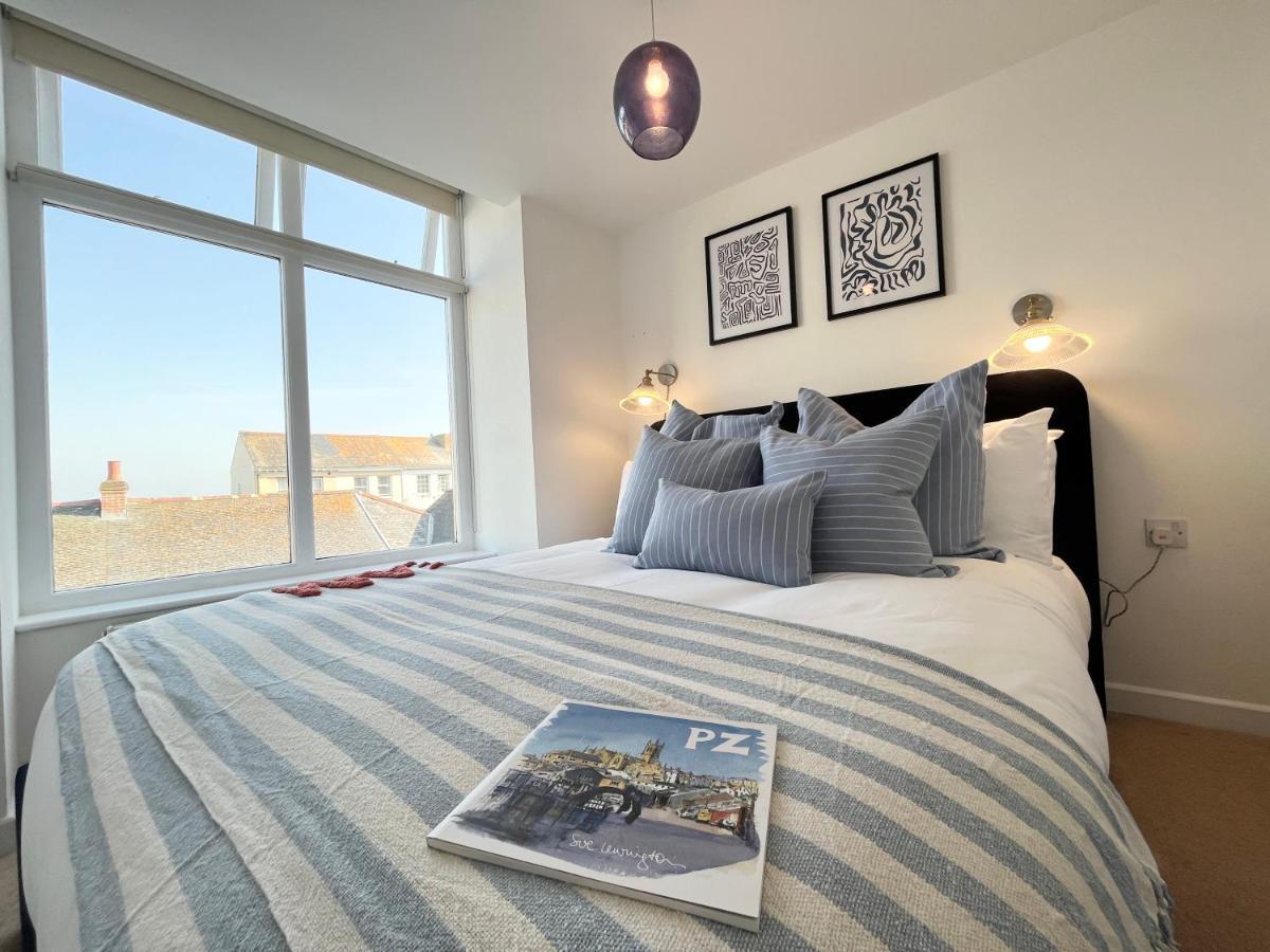 Apres Beach Apartment Sleeps 4 Penzance Exteriér fotografie