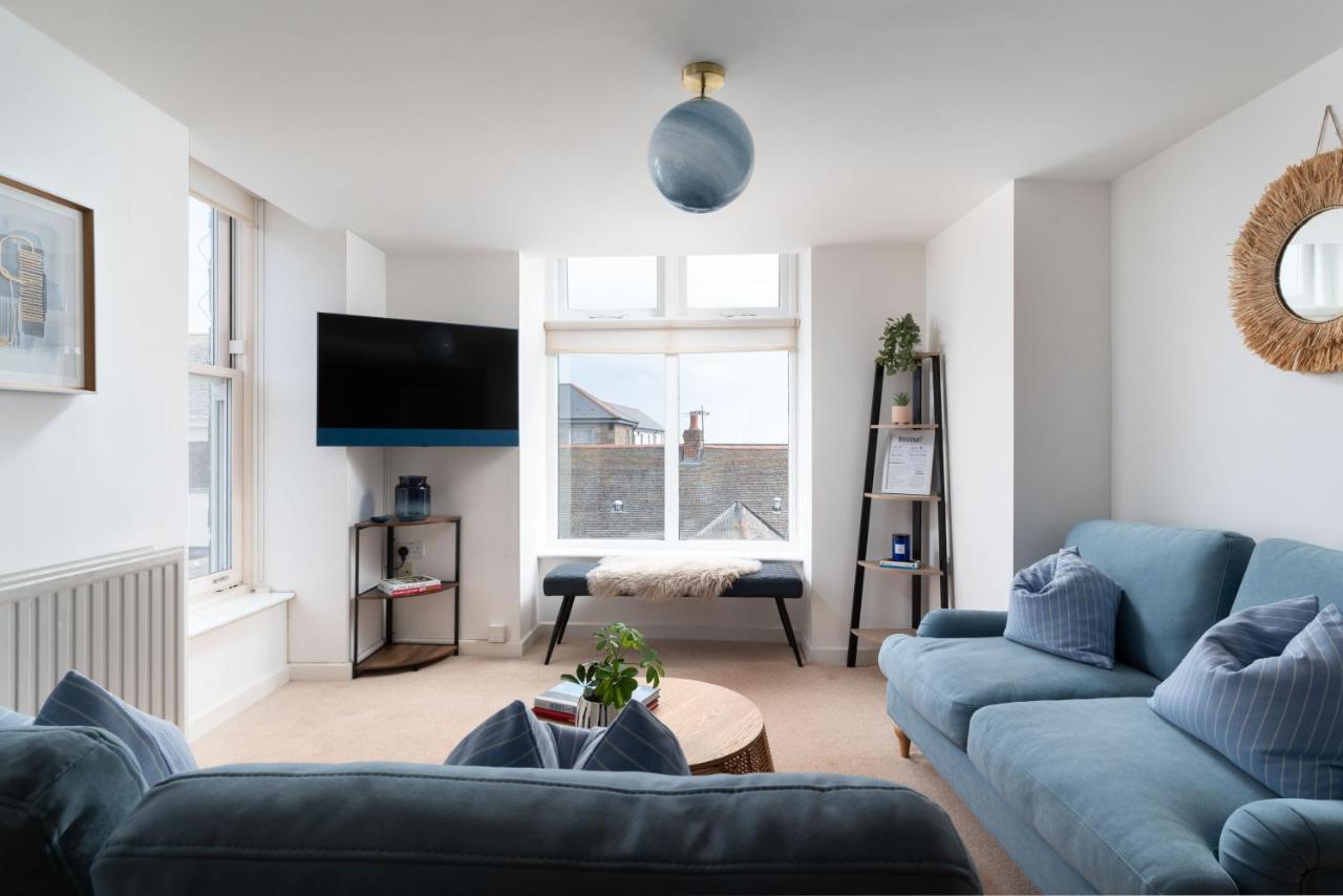 Apres Beach Apartment Sleeps 4 Penzance Exteriér fotografie