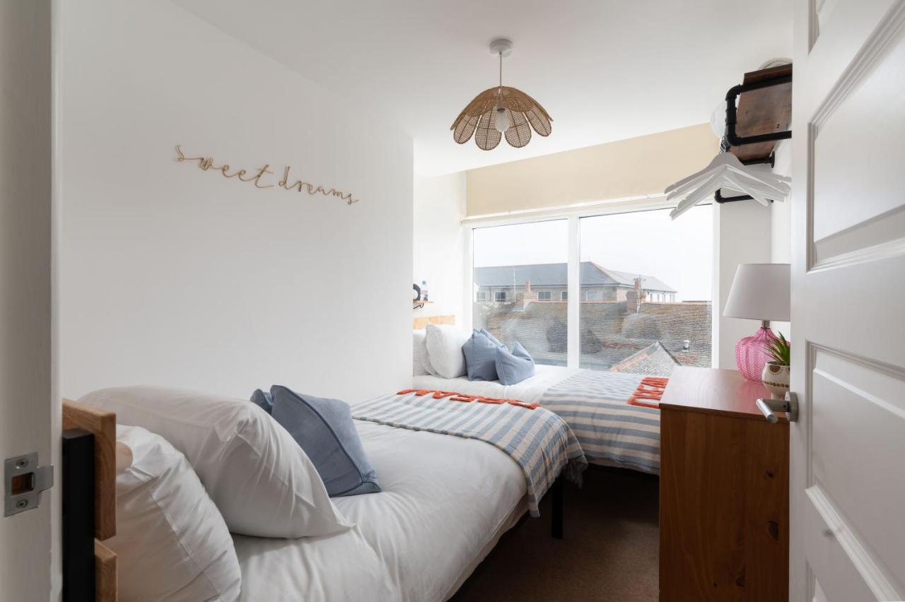 Apres Beach Apartment Sleeps 4 Penzance Exteriér fotografie