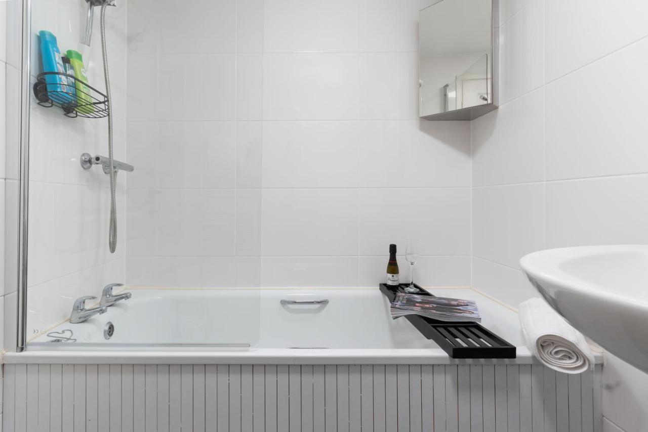 Apres Beach Apartment Sleeps 4 Penzance Exteriér fotografie