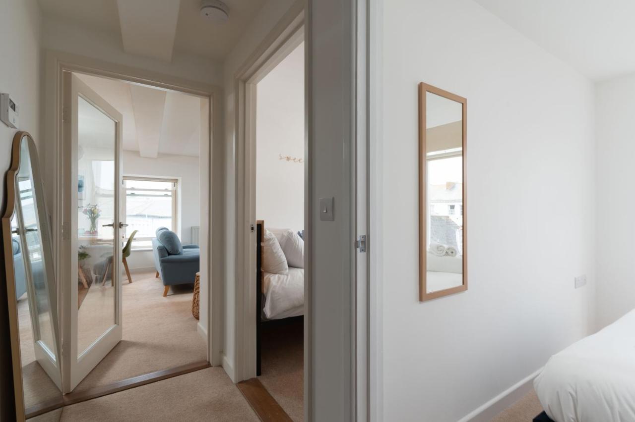 Apres Beach Apartment Sleeps 4 Penzance Exteriér fotografie